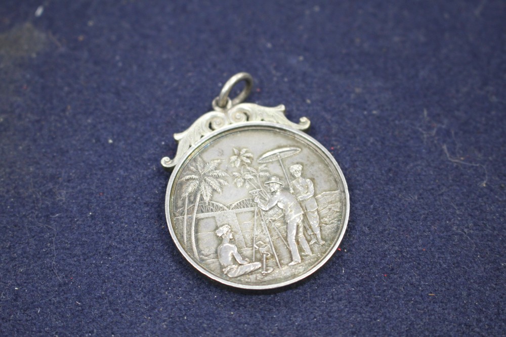 A silver Madra College of Engineering medal to Sgt. R. Hartley 1912, height 5cm